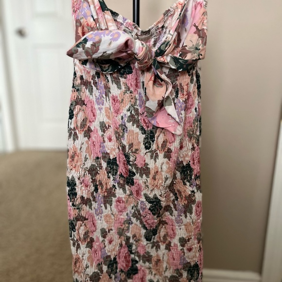 Clothes - Picture 2 of 3